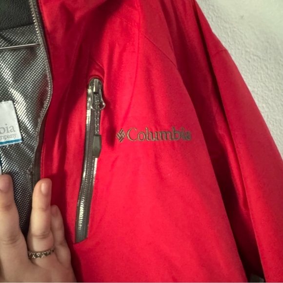 Columbia Red Jacket Outerwear Omni-Tech Jacket Medium Hooded Multi Compartment - Picture 4 of 15